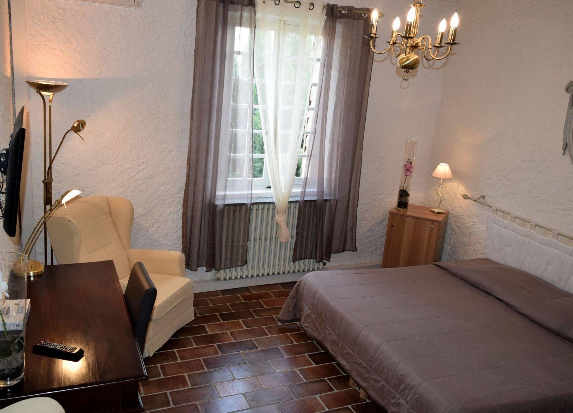 Hotel Le Logis Du Guetteur Les Arcs-sur-Argens Exteriér fotografie